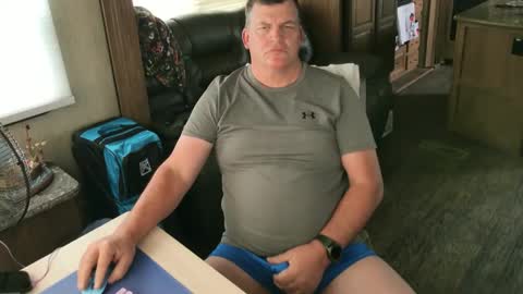 Snapshot of mmmthatsfunnn chatting on 10/07/25, 10:07 mmmthatsfunnn online show from 10/07/25, 10:07