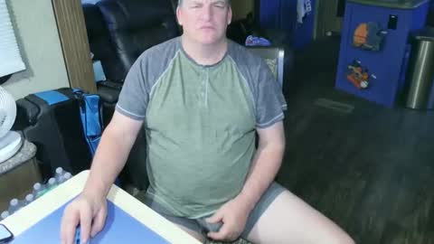 Snapshot of mmmthatsfunnn chatting on 11/10/25, 11:37 mmmthatsfunnn online show from 11/10/25, 11:37