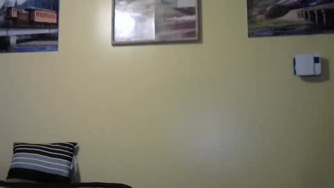 Snapshot of mmr45 chatting on 01/01/25, 11:51 mmr45 online show from 01/01/25, 11:51