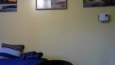 Snapshot of mmr45 chatting on 01/22/25, 10:15 mmr45 online show from 01/22/25, 10:15