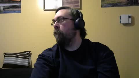 Snapshot of mmr45 chatting on 02/17/25, 05:14 mmr45 online show from 02/17/25, 05:14