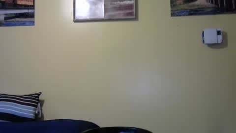 Snapshot of mmr45 chatting on 02/25/25, 12:36 mmr45 online show from 02/25/25, 12:36