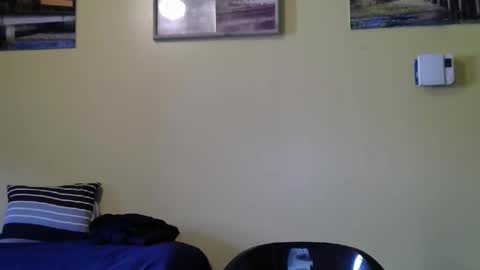 Snapshot of mmr45 chatting on 03/01/25, 08:53 mmr45 online show from 03/01/25, 08:53