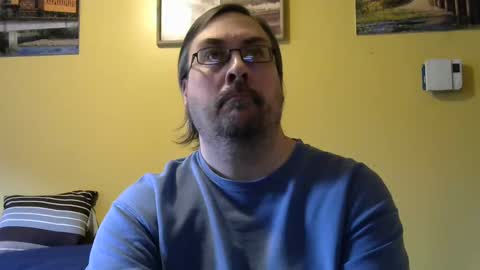 Snapshot of mmr45 chatting on 03/11/25, 11:48 mmr45 online show from 03/11/25, 11:48