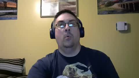 Snapshot of mmr45 chatting on 10/08/25, 04:10 mmr45 online show from 10/08/25, 04:10