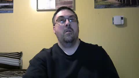 Snapshot of mmr45 chatting on 10/18/25, 04:37 mmr45 online show from 10/18/25, 04:37