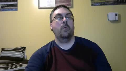 Snapshot of mmr45 chatting on 10/22/25, 04:46 mmr45 online show from 10/22/25, 04:46