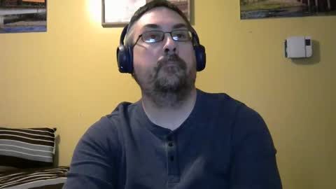 Snapshot of mmr45 chatting on 10/29/25, 04:15 mmr45 online show from 10/29/25, 04:15