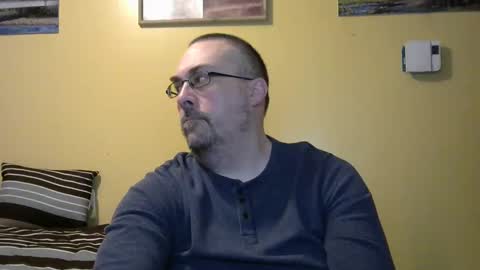 Snapshot of mmr4545 chatting on 04/17/26, 04:04 mark online show from 04/17/26, 04:04