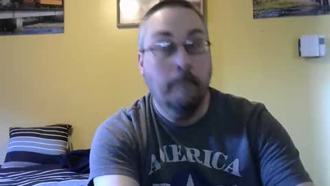 Snapshot of mmr4545 chatting on 04/24/26, 10:23 mark online show from 04/24/26, 10:23
