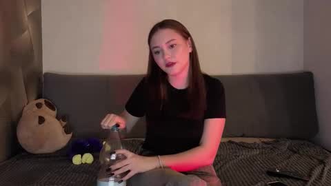 Snapshot of moanista chatting on 03/13/26, 10:05 Alyaska online show from 03/13/26, 10:05