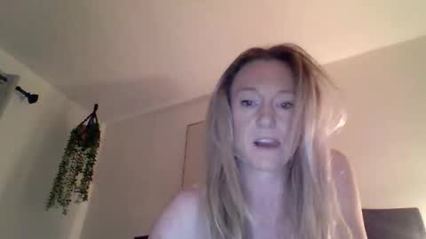mockingbirds91 online show from 05/10/26, 04:06