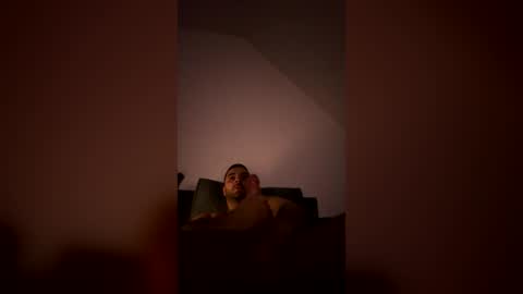 Snapshot of mocro453 chatting on 06/12/26, 11:35 mocro453 online show from 06/12/26, 11:35
