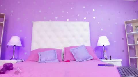 Snapshot of models_sophia chatting on 01/08/26, 07:27 Sophia online show from 01/08/26, 07:27