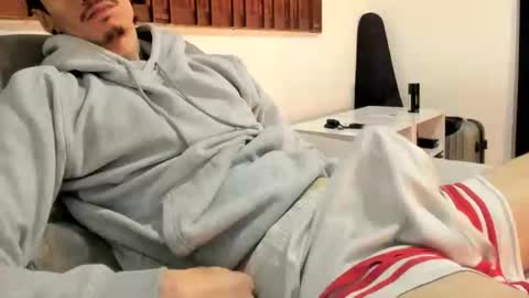DigBreed online show from 06/11/26, 02:00
