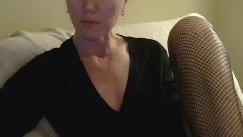 Snapshot of modesta1413 chatting on 12/17/25, 01:11 Aurora online show from 12/17/25, 01:11