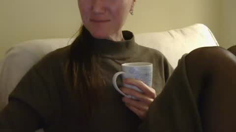 Snapshot of modesta1413 chatting on 12/17/25, 09:43 Aurora online show from 12/17/25, 09:43