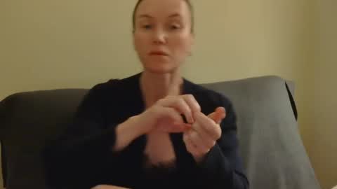 Snapshot of modesta1413 chatting on 01/11/26, 11:43 Aurora online show from 01/11/26, 11:43