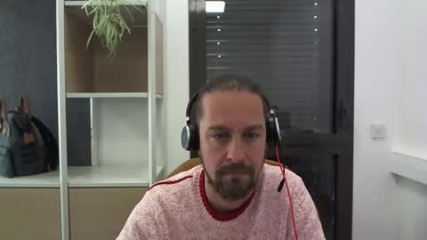 Snapshot of moi9876543210 chatting on 12/06/24, 02:06 Julien online show from 12/06/24, 02:06