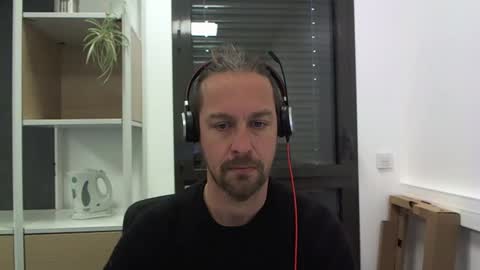 Snapshot of moi9876543210 chatting on 01/24/25, 02:30 Julien online show from 01/24/25, 02:30