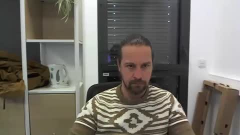 Snapshot of moi9876543210 chatting on 02/03/25, 03:06 Julien online show from 02/03/25, 03:06