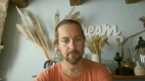 Snapshot of moi9876543210 chatting on 09/20/25, 11:55 Julien online show from 09/20/25, 11:55