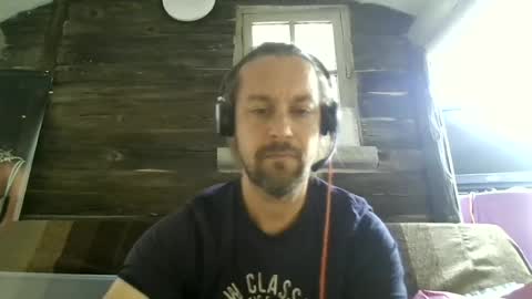 Snapshot of moi9876543210 chatting on 06/15/26, 12:07 Julien online show from 06/15/26, 12:07