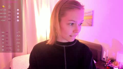 Snapshot of moirebroady chatting on 02/06/25, 08:23 Laura online show from 02/06/25, 08:23