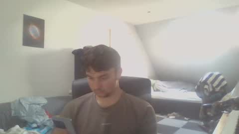 Snapshot of moistbreadstick chatting on 06/17/26, 04:08 moistbreadstick online show from 06/17/26, 04:08
