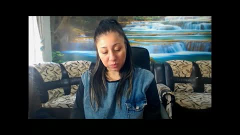 Snapshot of moistmady chatting on 10/17/25, 06:16 moistmady online show from 10/17/25, 06:16