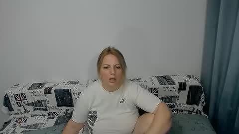 erika online show from 10/12/25, 07:40