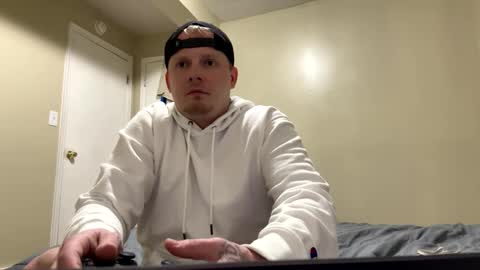 Snapshot of mojozz chatting on 12/16/24, 01:31 LookinForFun online show from 12/16/24, 01:31