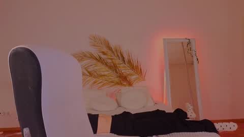 Molly online show from 12/09/24, 12:01