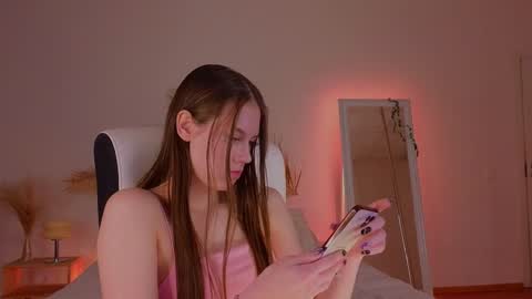 Molly online show from 12/10/24, 12:28