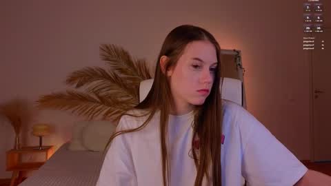 Molly online show from 12/12/24, 12:38