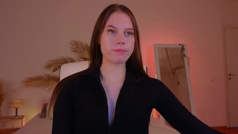 Molly online show from 12/16/24, 09:31