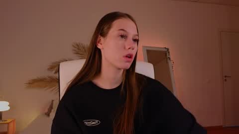 Molly online show from 12/20/24, 09:50