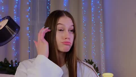 Molly online show from 12/26/24, 12:46