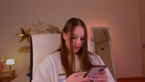 Molly online show from 12/30/24, 03:58