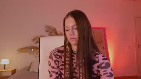 Molly online show from 02/06/25, 01:27