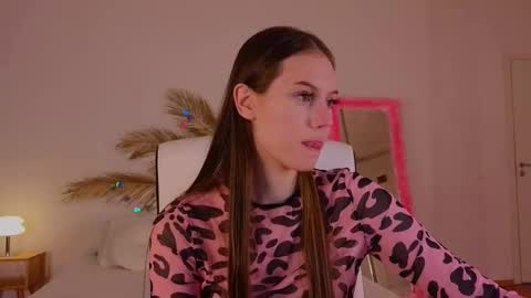 Molly online show from 02/20/25, 09:42