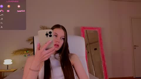 Molly online show from 02/26/25, 01:00