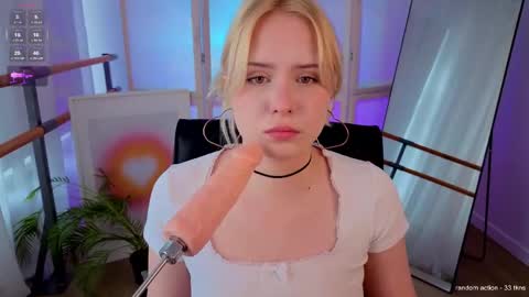 Snapshot of mol_l_y chatting on 05/12/26, 02:58 Molly online show from 05/12/26, 02:58
