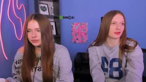 Snapshot of molianna_ chatting on 03/20/26, 12:10 anna online show from 03/20/26, 12:10