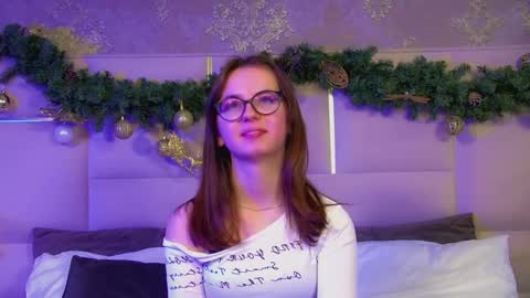 Snapshot of molilevran chatting on 12/14/25, 04:45 molilevran online show from 12/14/25, 04:45