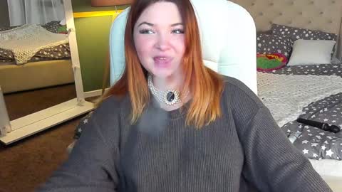 Snapshot of molinmoon chatting on 01/29/25, 03:37 Rosa online show from 01/29/25, 03:37