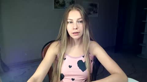 Snapshot of molli_and_tom chatting on 10/07/25, 02:03 Bitcoin 1P8NuZxsaNsQTx7wJJJ7Ao1mic4nvJPVLC online show from 10/07/25, 02:03