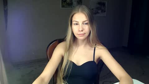 Snapshot of molli_and_tom chatting on 10/11/25, 03:10 Bitcoin 1P8NuZxsaNsQTx7wJJJ7Ao1mic4nvJPVLC online show from 10/11/25, 03:10