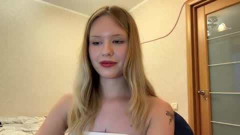 Snapshot of mollieadamek chatting on 05/06/26, 02:11 Lisa online show from 05/06/26, 02:11