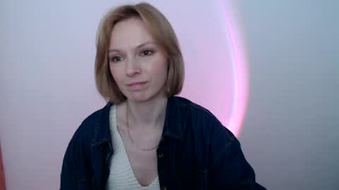 Snapshot of mollilove chatting on 06/08/26, 08:15 mollilove online show from 06/08/26, 08:15